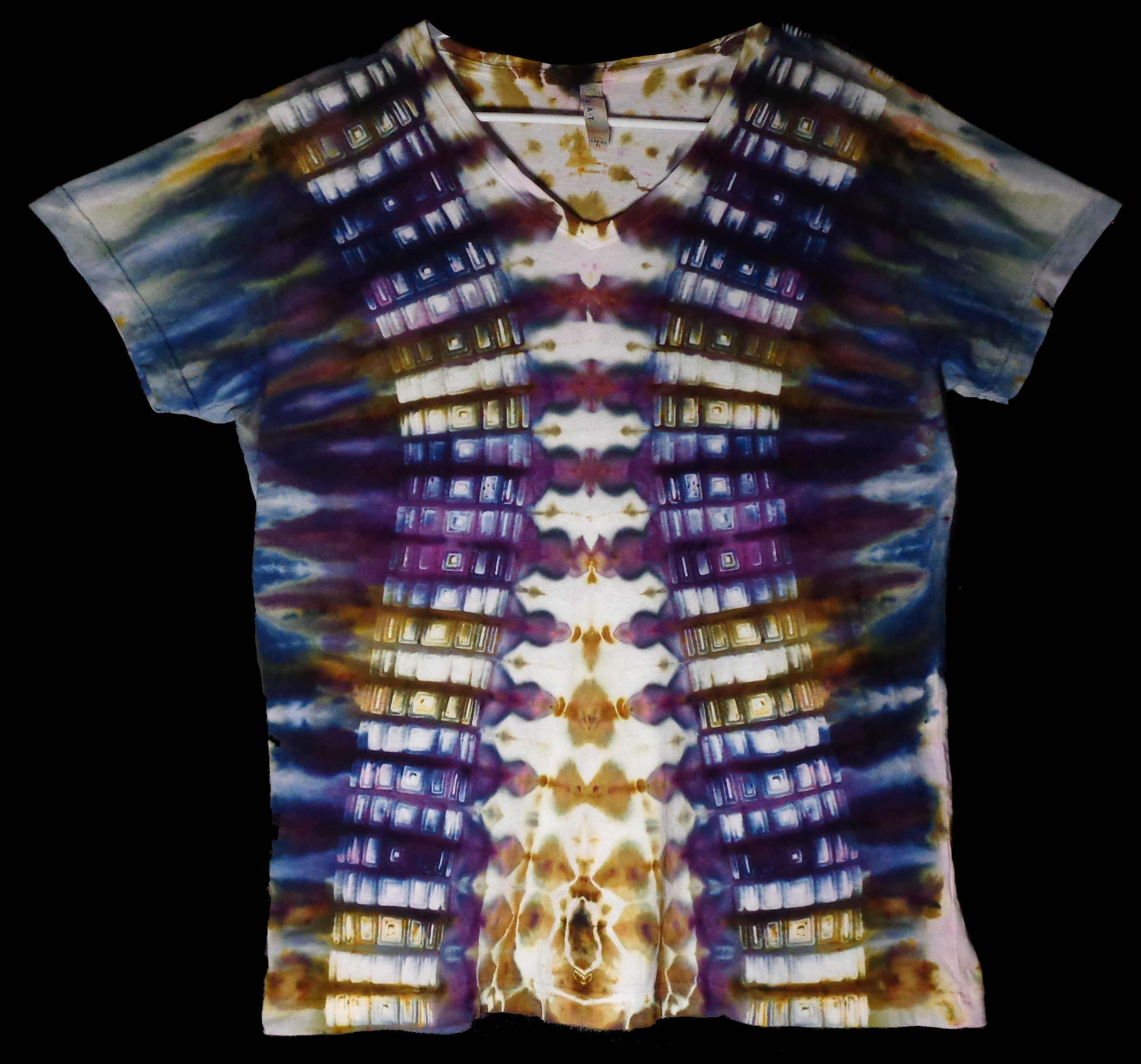 Dyenied #220 XL Ladies V-neck SQUARES