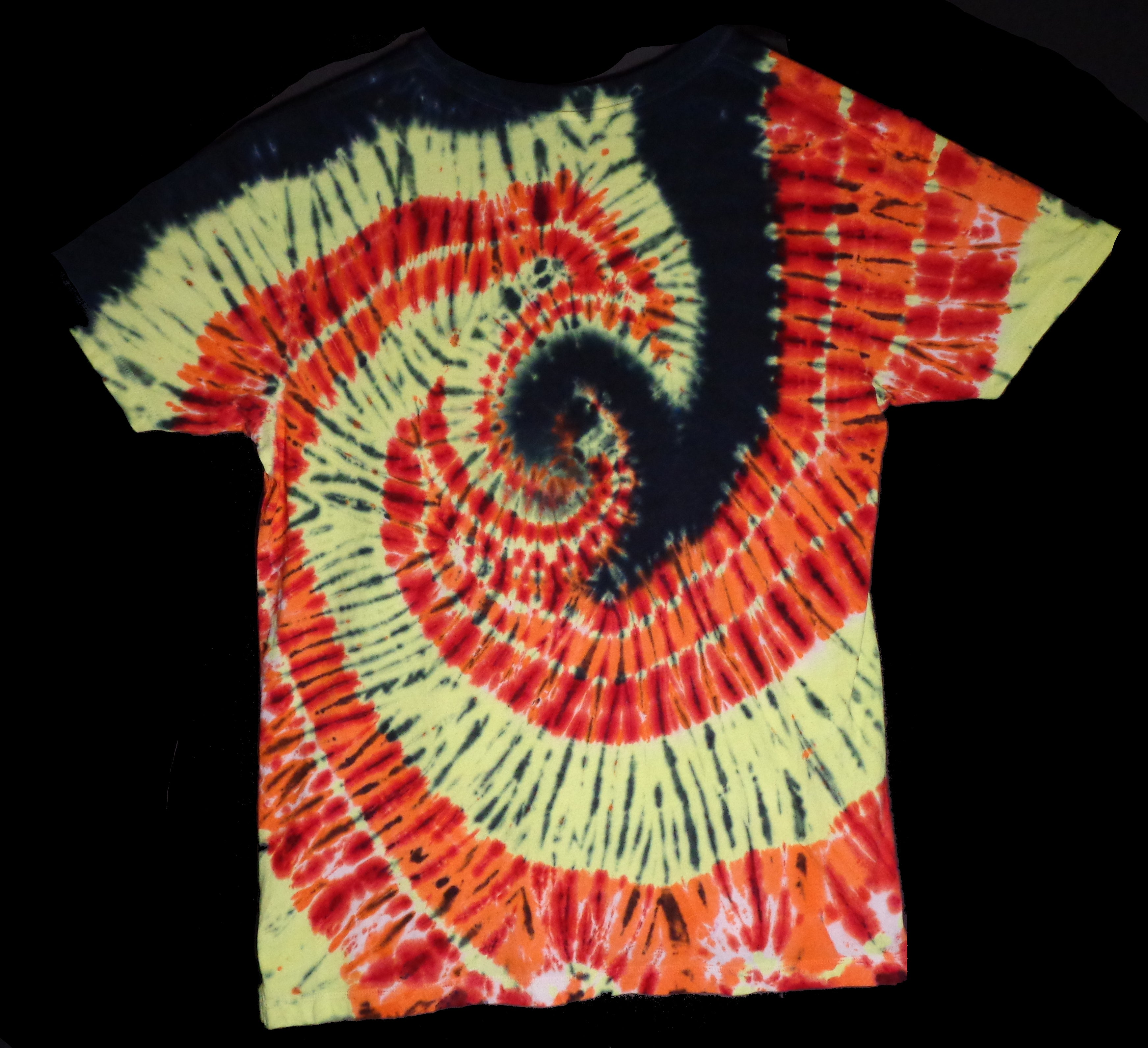 Dyenied #253 XL Bamboo SWITCH BACK SPIRAL (UV) / REDS