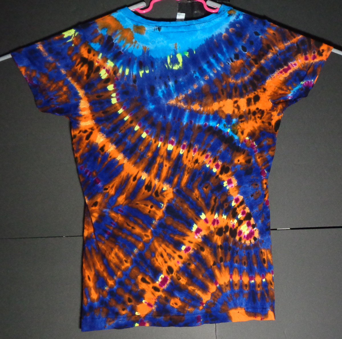 Dyenied #292 Small Ladies V-neck DOUBLE SWITCHBACK Neck Spiral (UV)