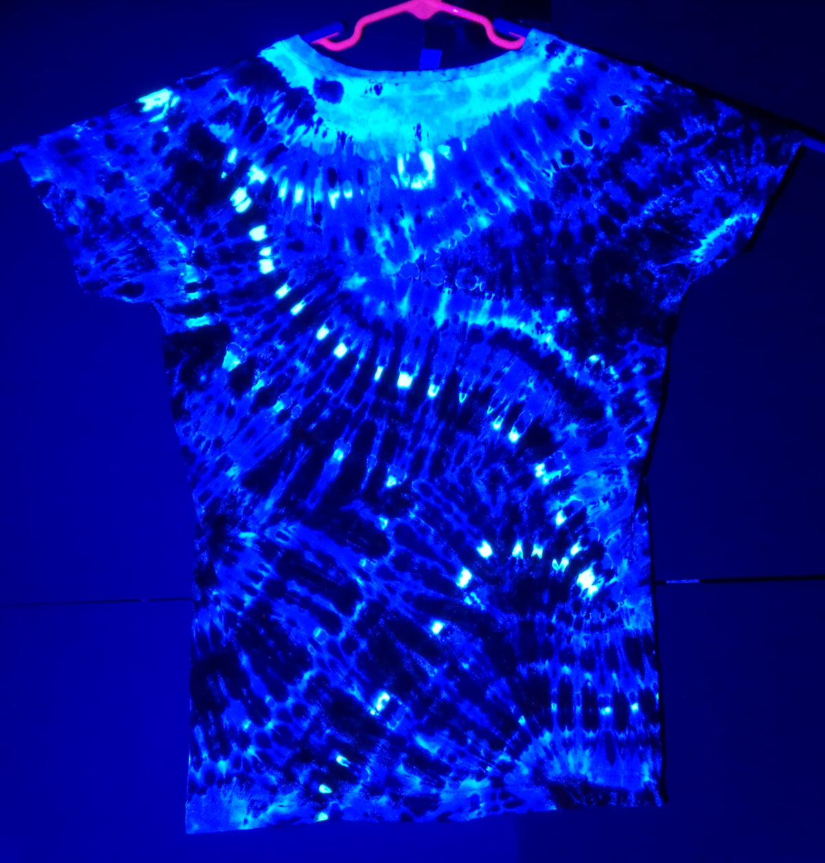 Dyenied #292 Small Ladies V-neck DOUBLE SWITCHBACK Neck Spiral (UV)
