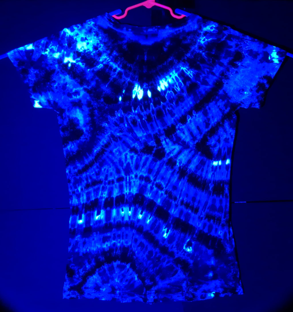 Dyenied #293 Medium Ladies V-neck DOUBLE SWITCHBACK Neck Spiral (UV)