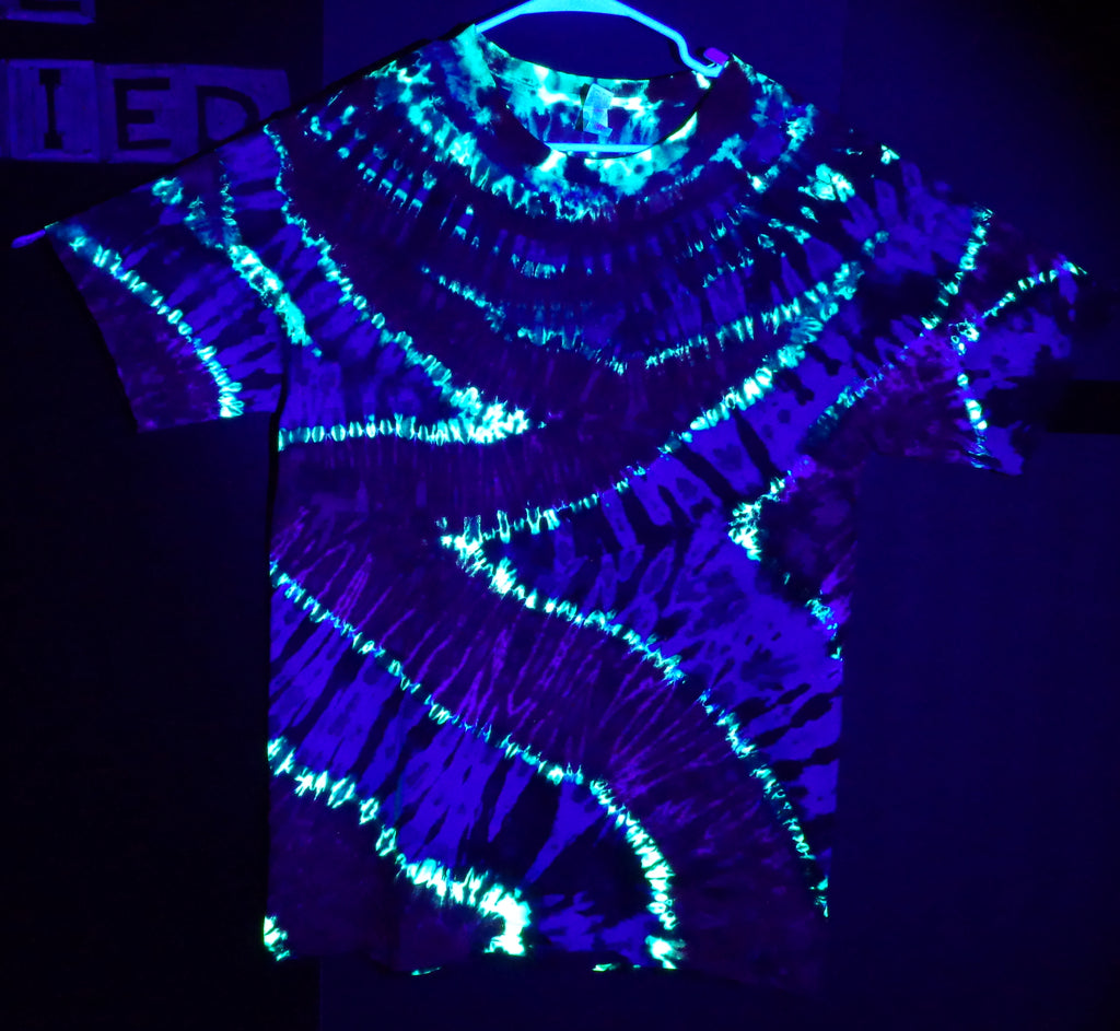 Tie Dyenied #335 Large Gildan Ultra PFD 3X SWITCHBACK Neck Spiral (UV)