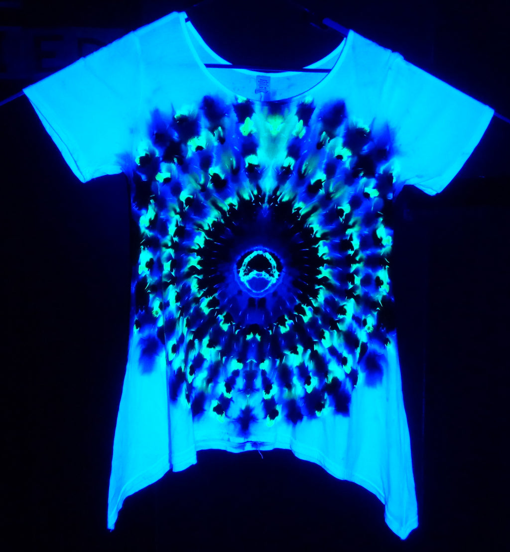 Tie Dyenied #381  Medium Woman's Tunic short sleeve MANDALA (UV)