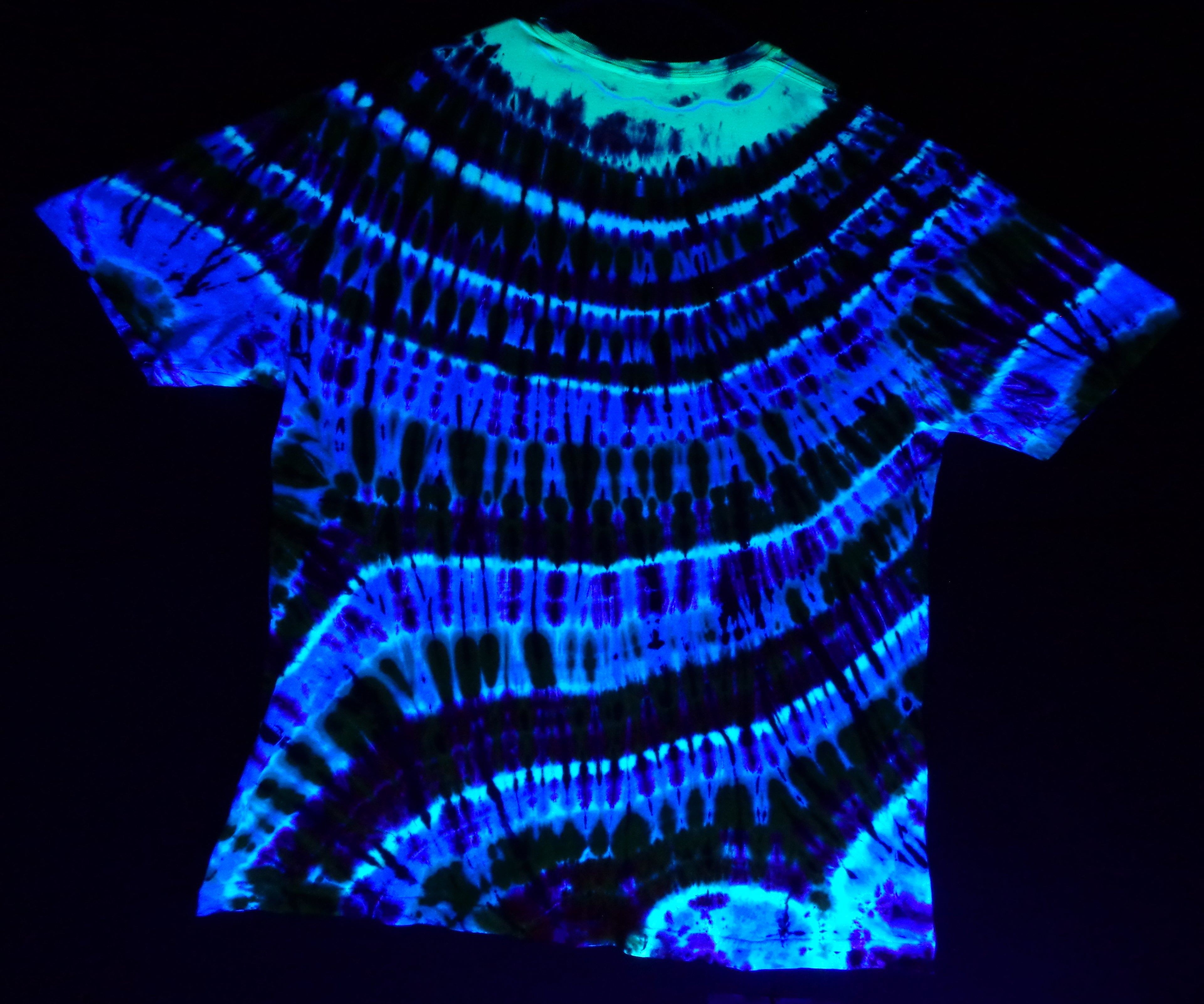 #239 2XL Combed Ringspun LAT 6901 Neck Spiral (UV)