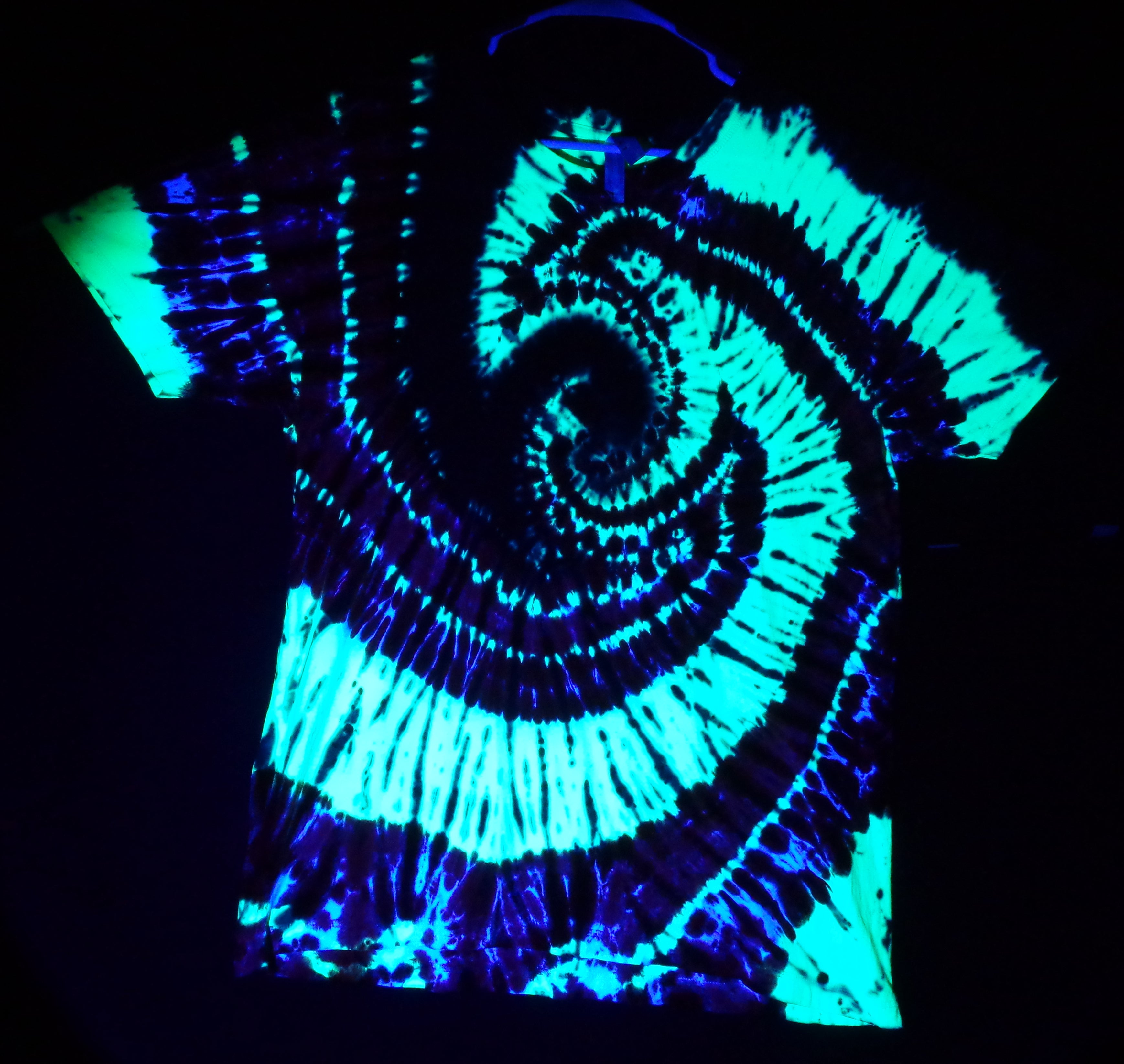 Dyenied #253 XL Bamboo SWITCH BACK SPIRAL (UV) / REDS