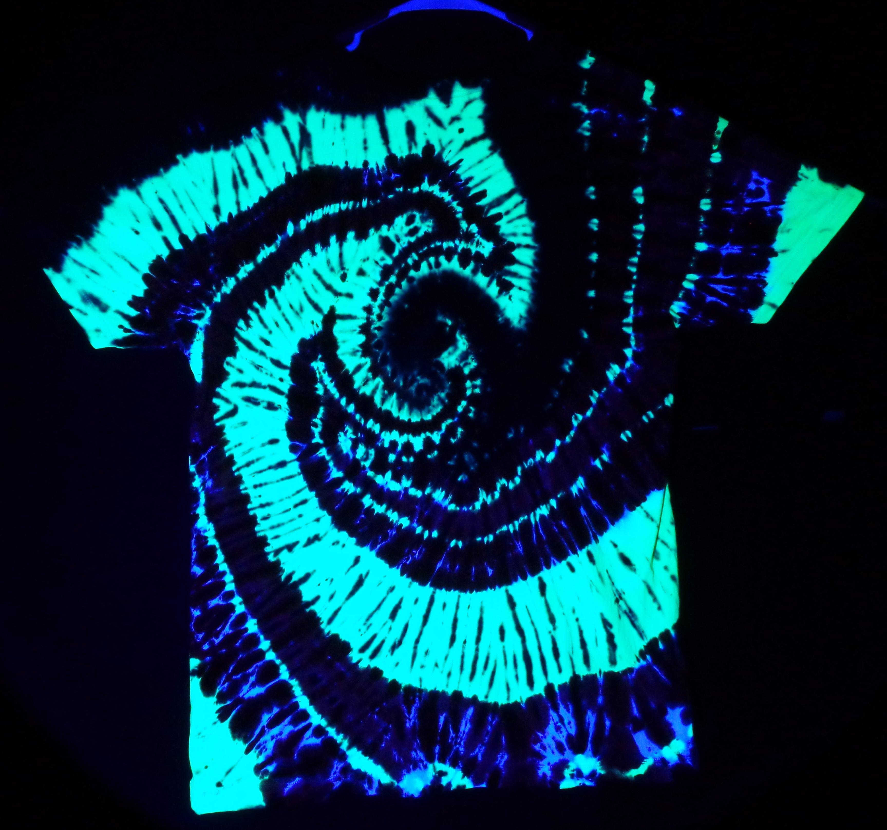 Dyenied #253 XL Bamboo SWITCH BACK SPIRAL (UV) / REDS